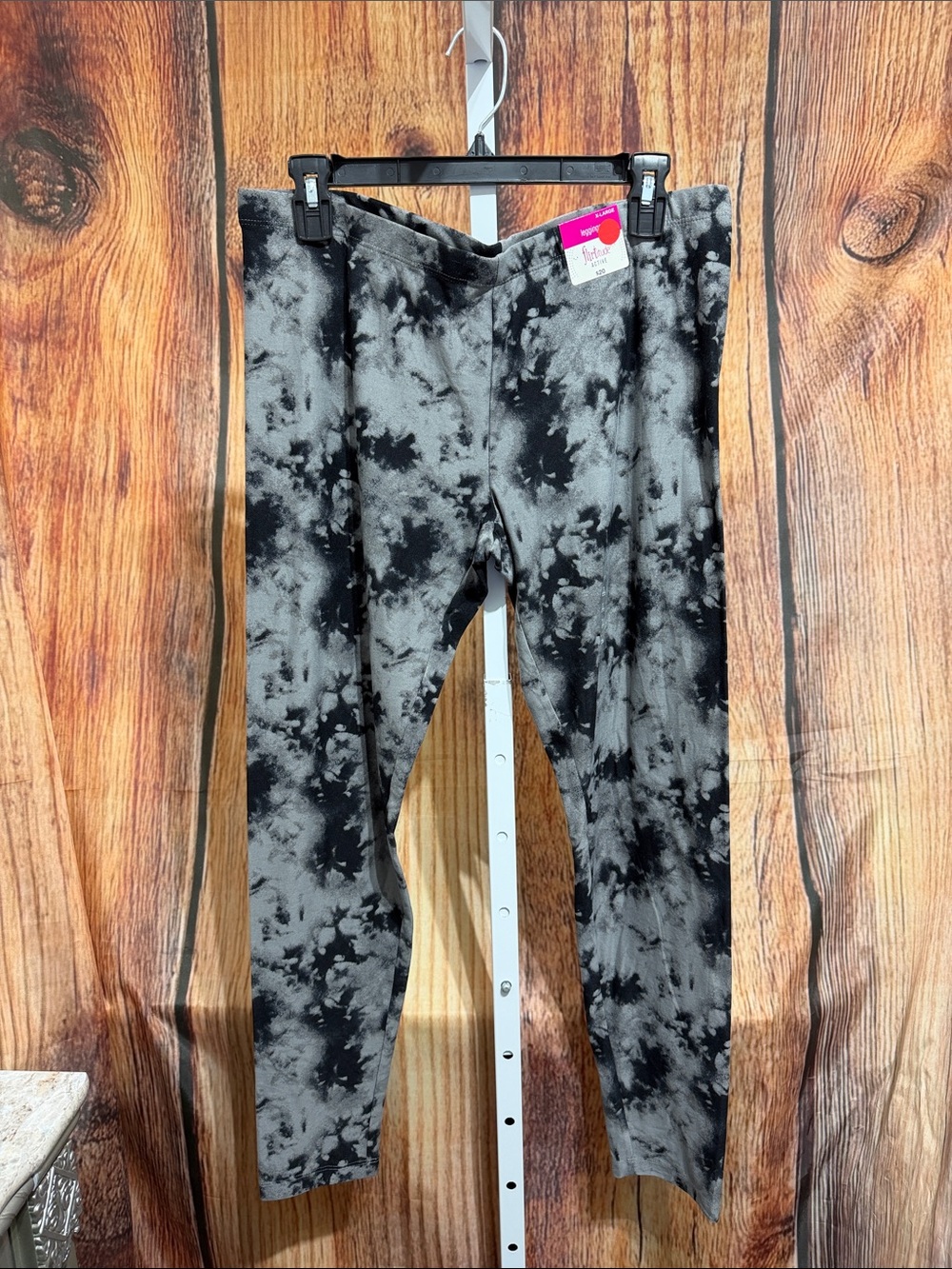 NWT! Flirtitude Active Butter Soft Tie Dye Leggings Size XL